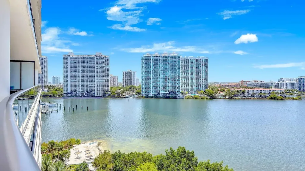 5000 Island Estates Drive Aventura FL 33160