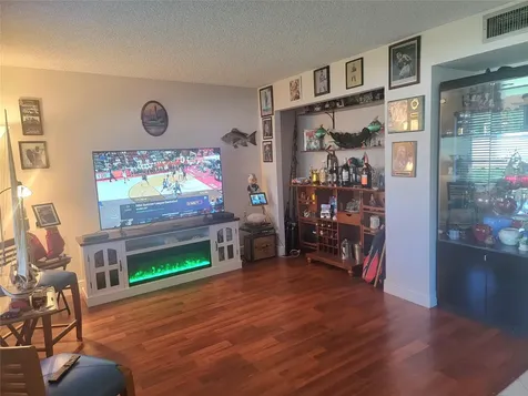 8120 SW 24th Street North Lauderdale FL 33068