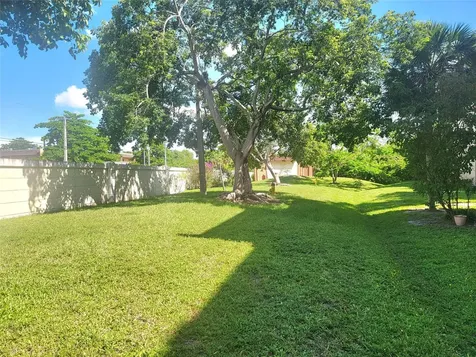 8120 SW 24th Street North Lauderdale FL 33068