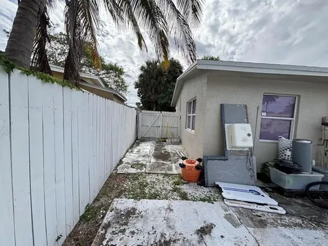 1571 NE 28th Court Pompano Beach FL 33064
