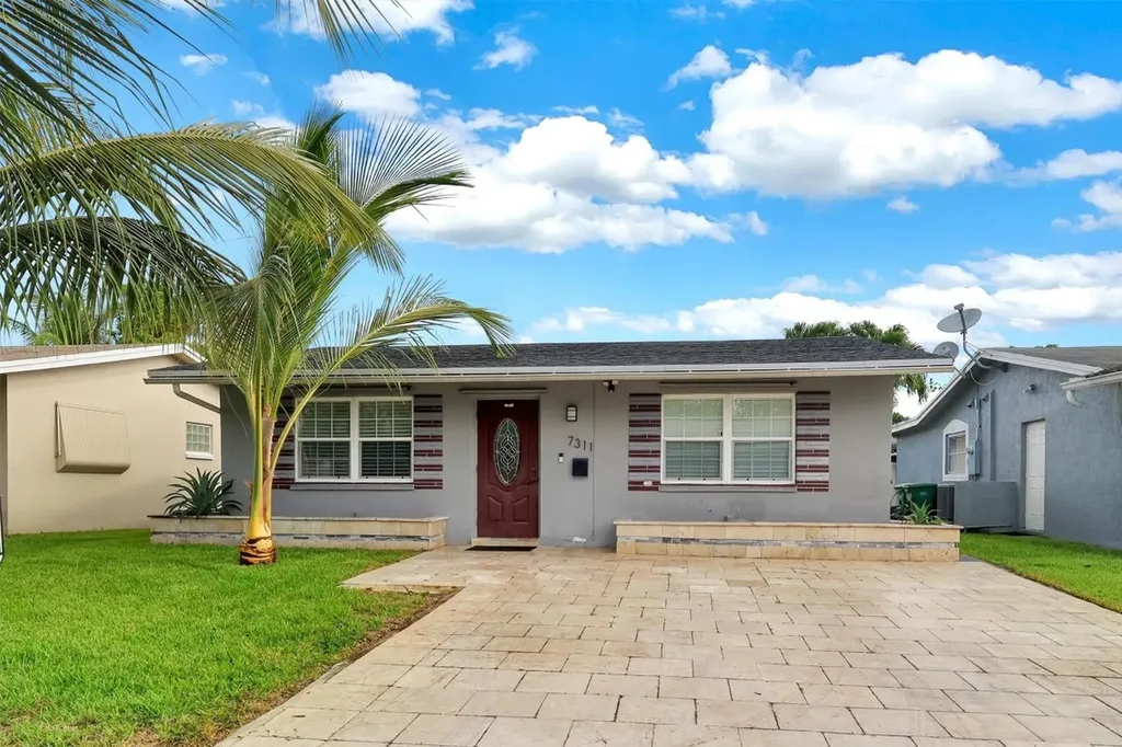 7311 NW 57th Court Tamarac FL 33321