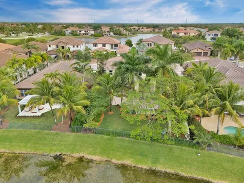 10250 Peninsula Place Parkland FL 33076