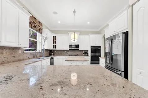 10250 Peninsula Place Parkland FL 33076