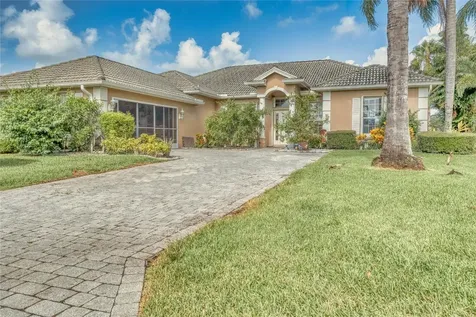 422 NW Dover Court Port St Lucie FL 34983