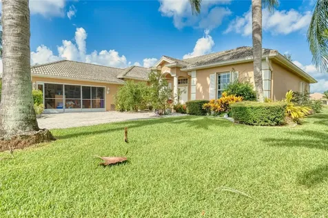 422 NW Dover Court Port St Lucie FL 34983