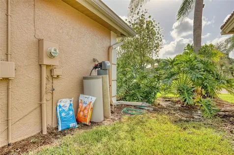 422 NW Dover Court Port St Lucie FL 34983