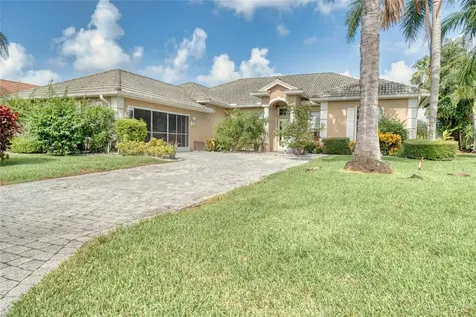 422 NW Dover Court Port St Lucie FL 34983