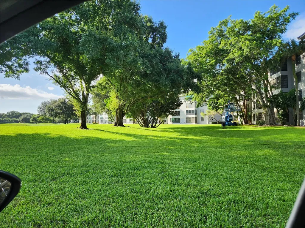 1502 Whitehall Drive Davie FL 33324