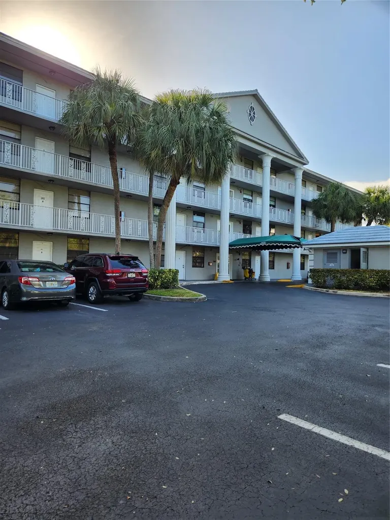 1502 Whitehall Drive Davie FL 33324