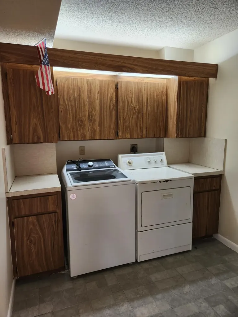 1502 Whitehall Drive Davie FL 33324