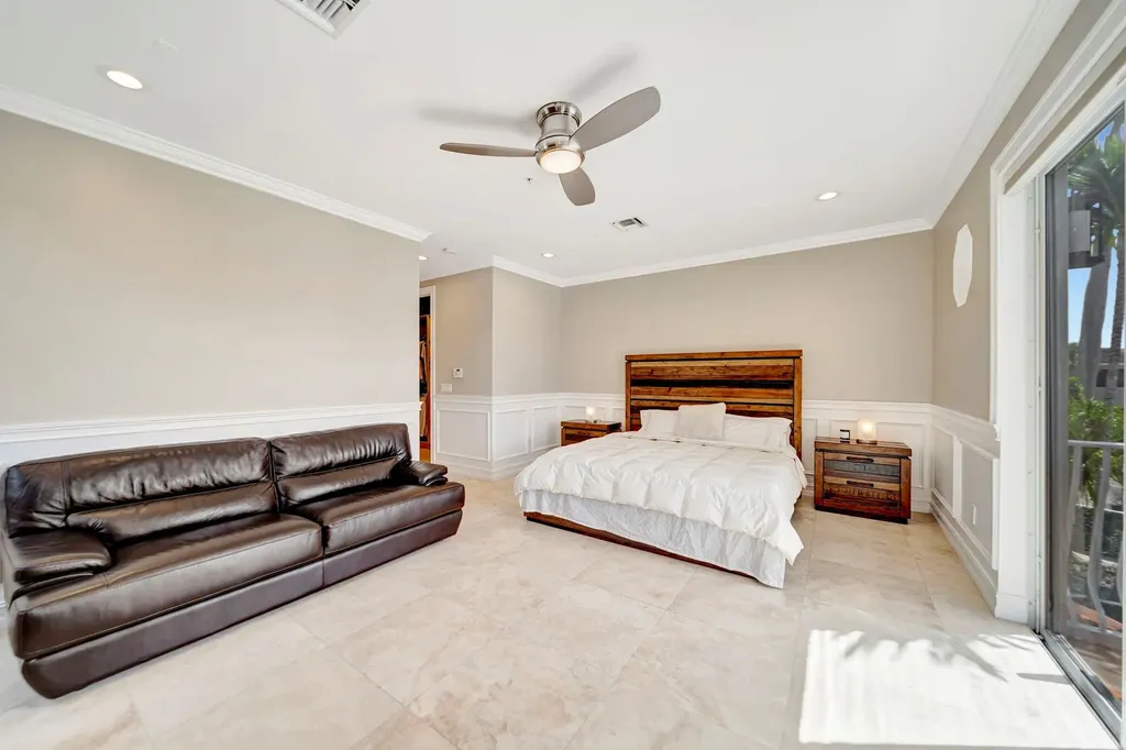 1368 Bayview Drive Fort Lauderdale FL 33304