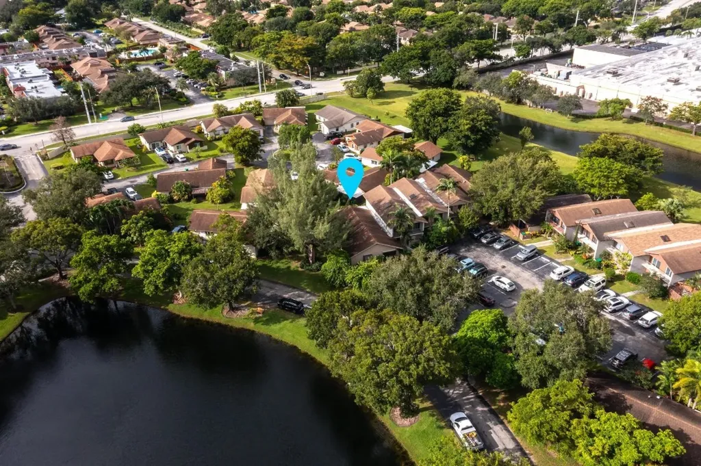 2259 Nova Village Drive Davie FL 33317