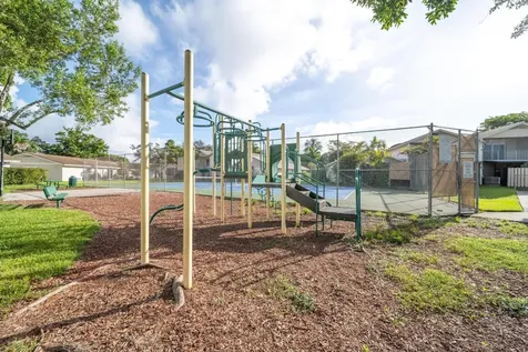 2259 Nova Village Drive Davie FL 33317
