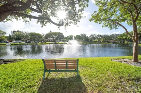 2259 Nova Village Drive Davie FL 33317