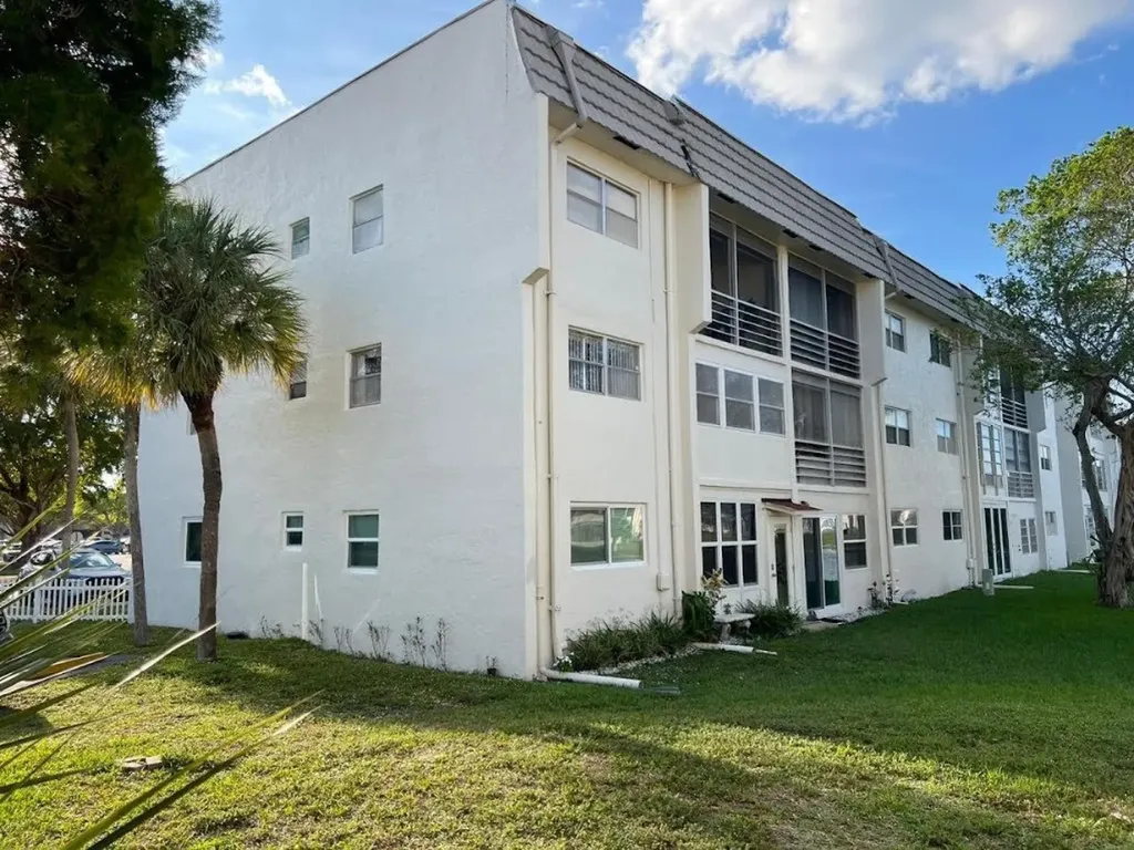 8200 Sunrise Lakes Boulevard Sunrise FL 33322