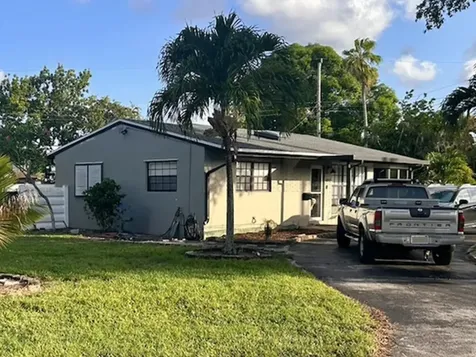6852 SW 16th Street Pembroke Pines FL 33023