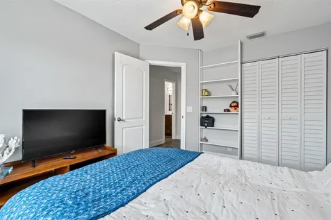 8 Governors Court Palm Beach Gardens FL 33418
