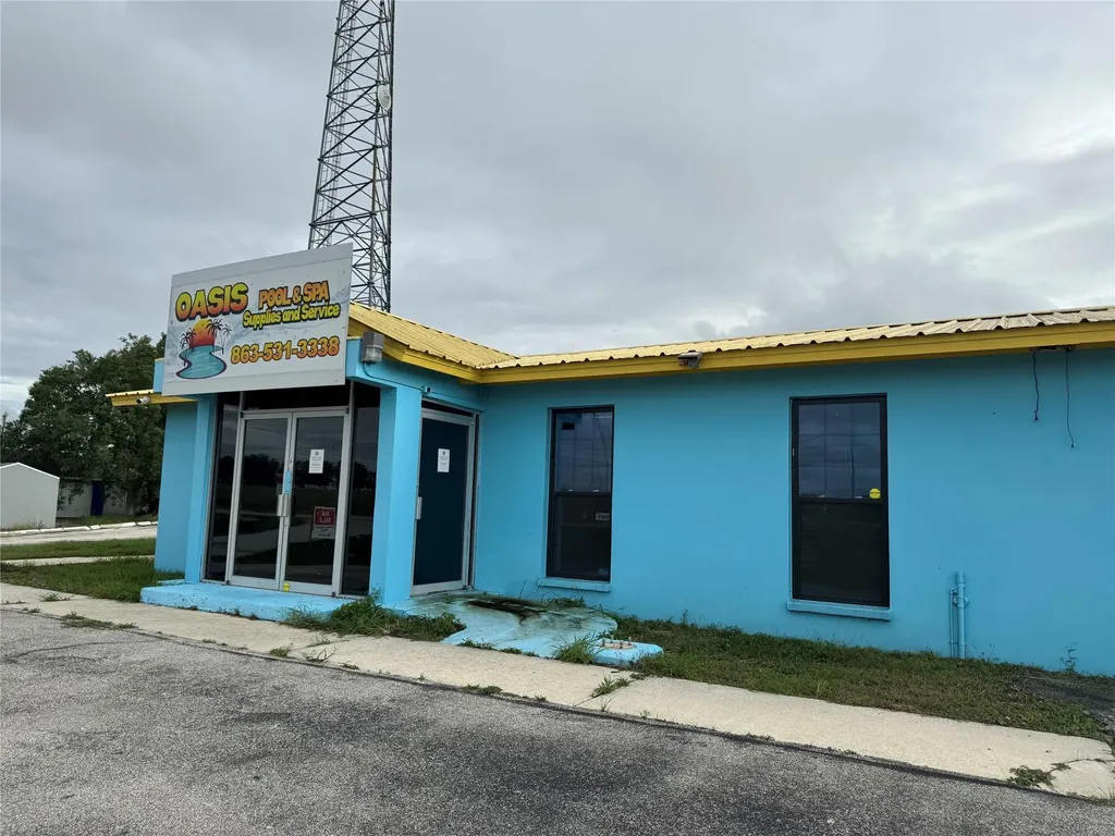 1174 Us 27 Lake Placid FL 33852