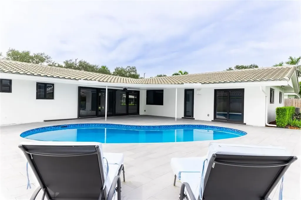 737 SW 7th Street Boca Raton FL 33486