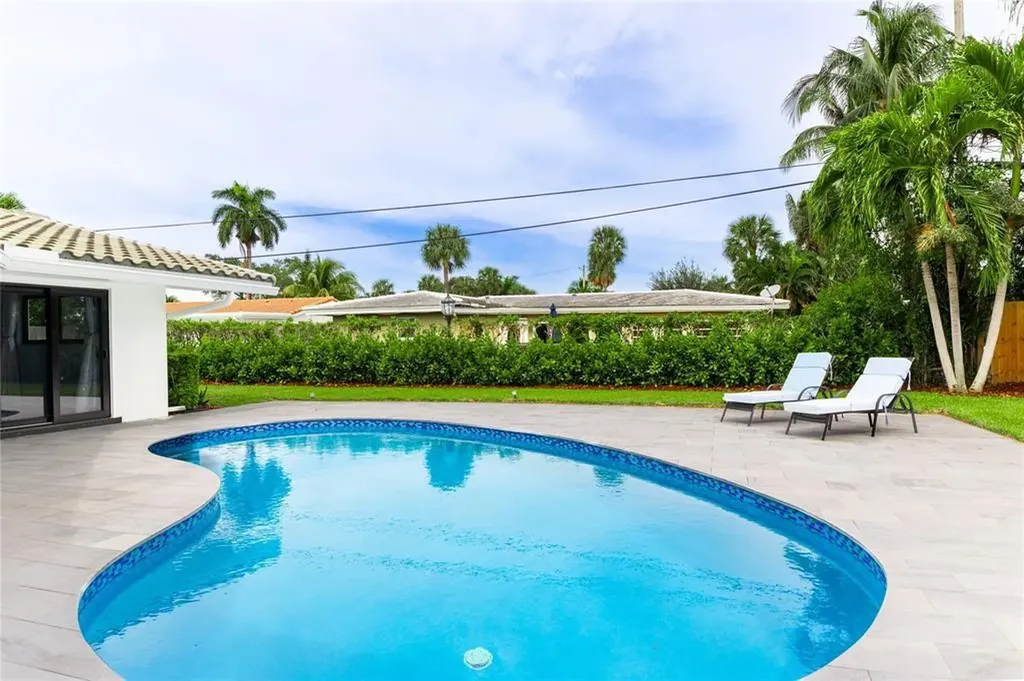 737 SW 7th Street Boca Raton FL 33486