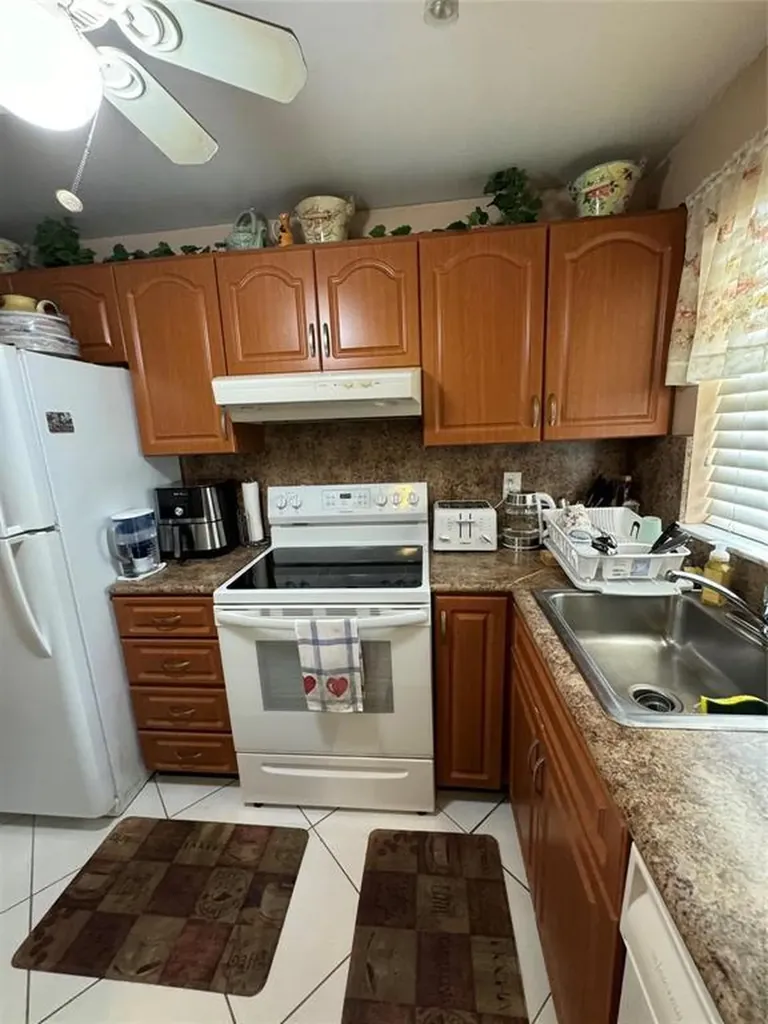 9001 Sunrise Lakes Boulevard Sunrise FL 33322