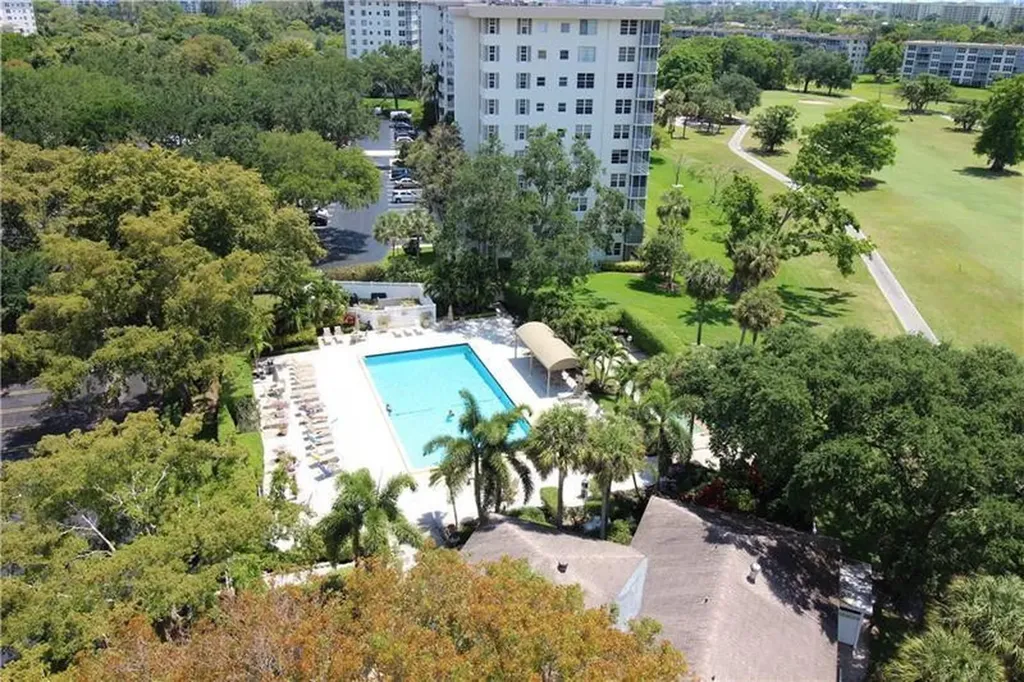 3507 Oaks Way Pompano Beach FL 33069