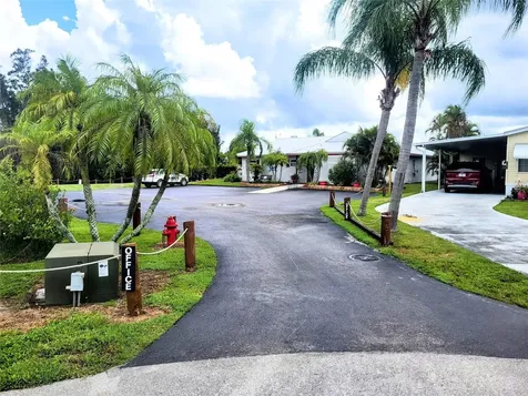 803 & 805 & 805 Big Branch Lane Moore Haven FL 33471