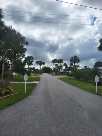 803 & 805 & 805 Big Branch Lane Moore Haven FL 33471