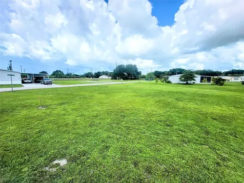 803 & 805 & 805 Big Branch Lane Moore Haven FL 33471