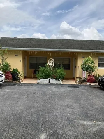 7652-7654 NW 73rd Terrace Tamarac FL 33321
