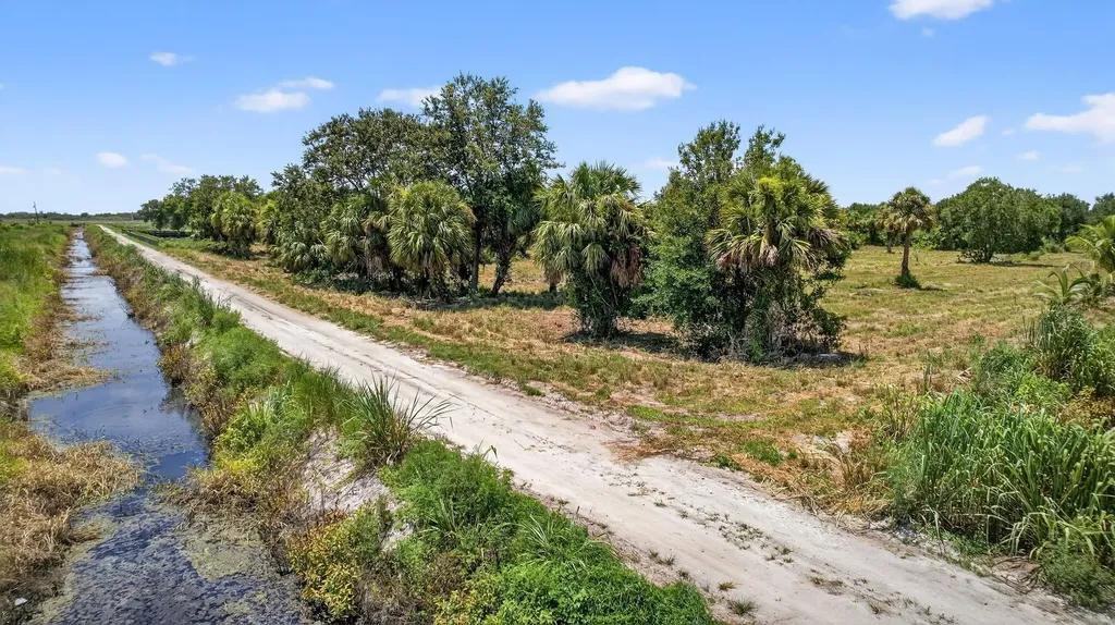 Xx Xx Bedu Court Loxahatchee FL 33470