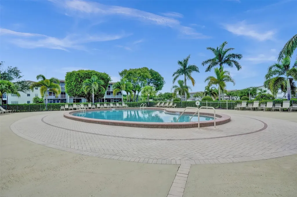 342 Brighton Boca Raton FL 33434