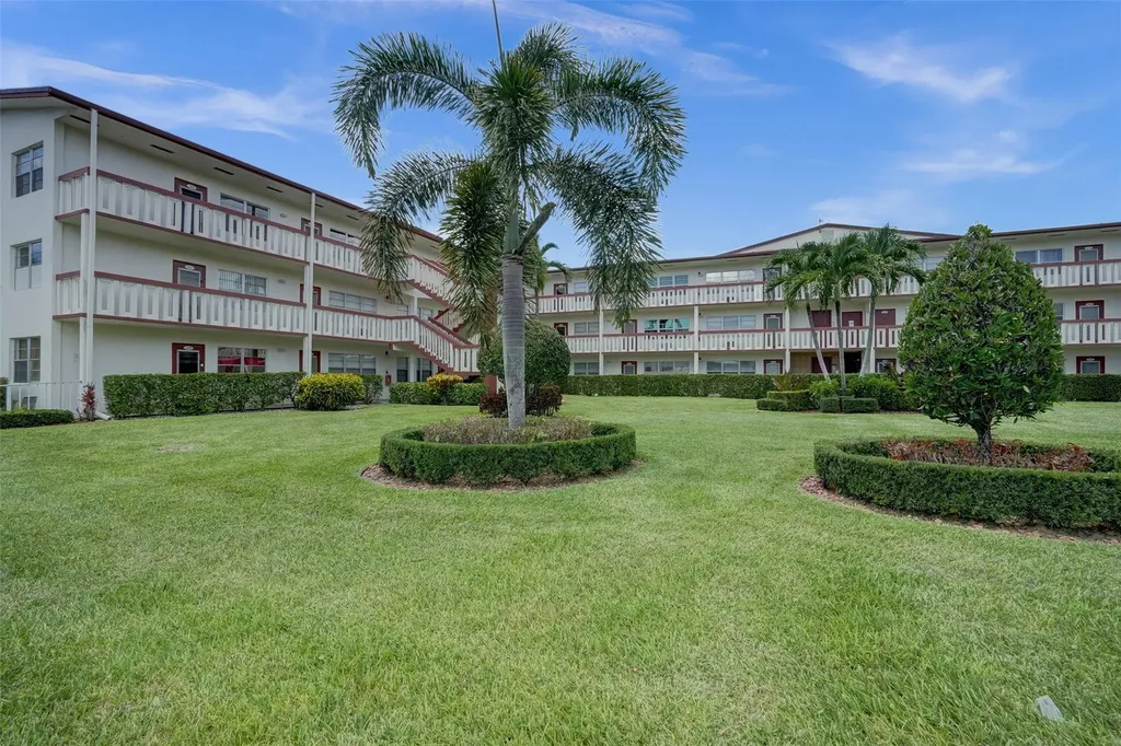 342 Brighton Boca Raton FL 33434