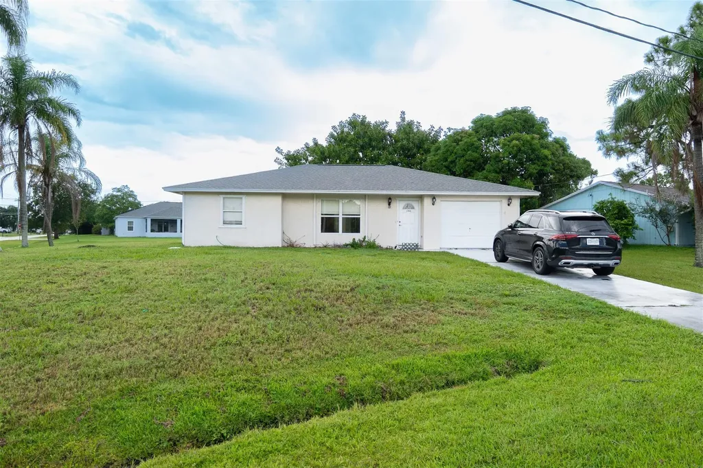 1886 SW Brisbane Street Port St Lucie FL 34984