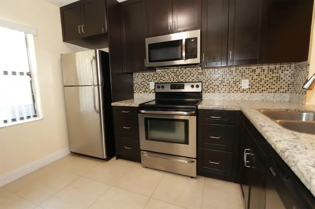 2987 NW 110th Avenue Sunrise FL 33322