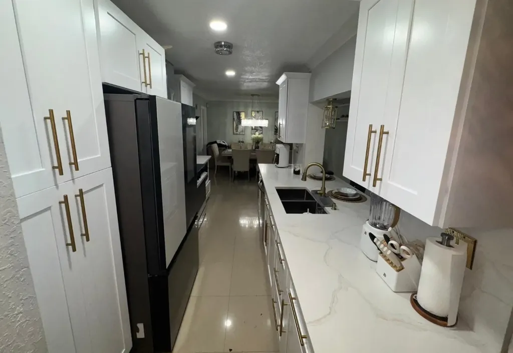 6704 Inwood North Lauderdale FL 33068