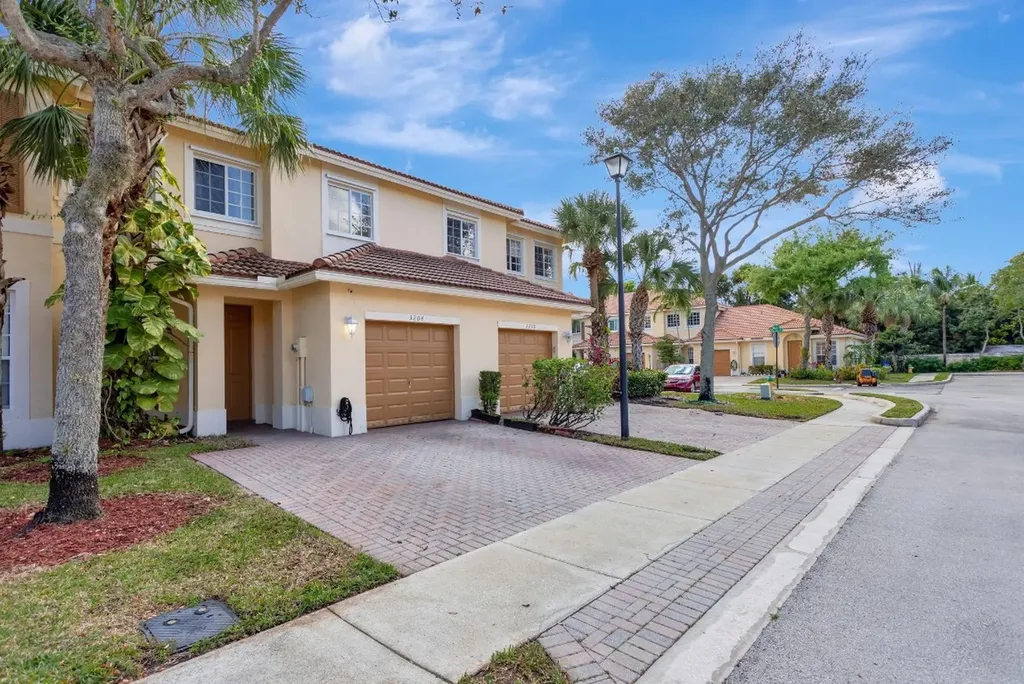 3204 NW 33rd Street Oakland Park FL 33309