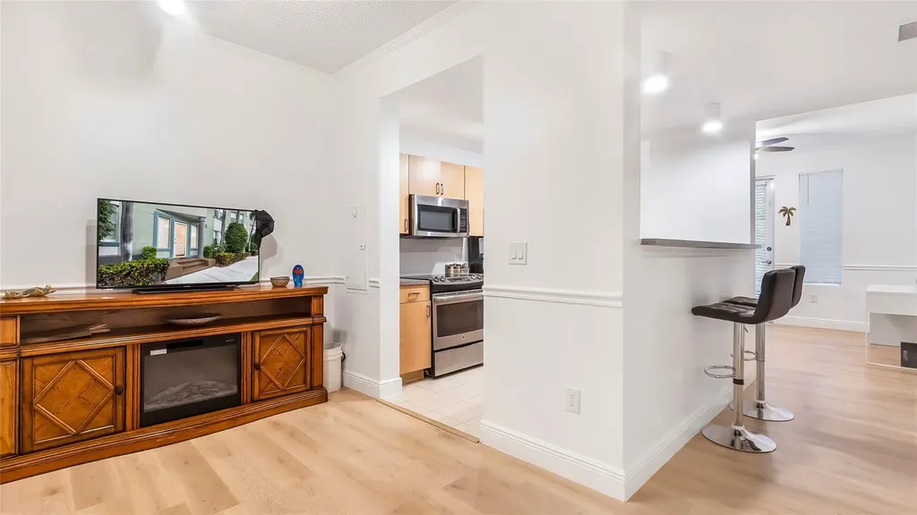 533 NE 3rd Avenue Fort Lauderdale FL 33301
