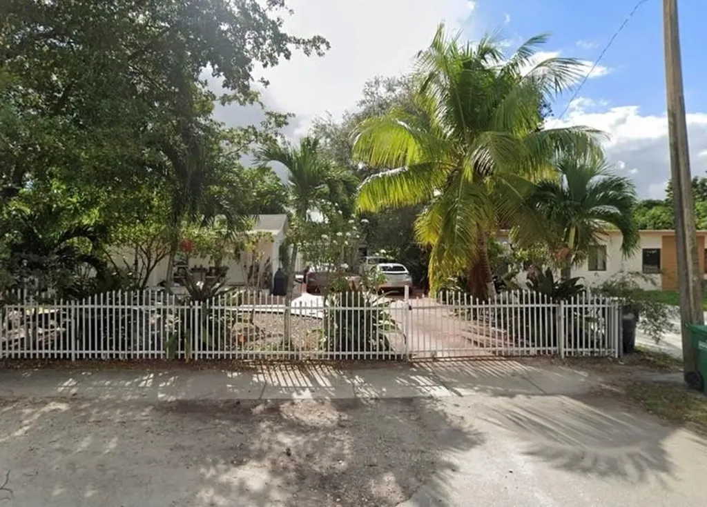 2232 NW 93rd Terrace Miami FL 33147