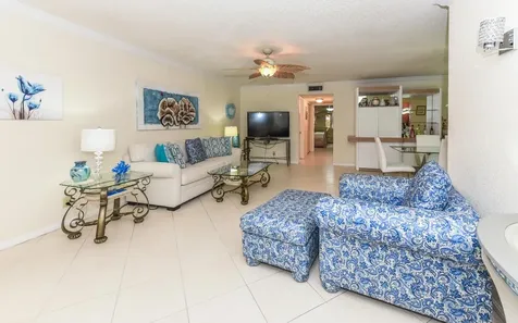 1382 High Point Way Delray Beach FL 33445
