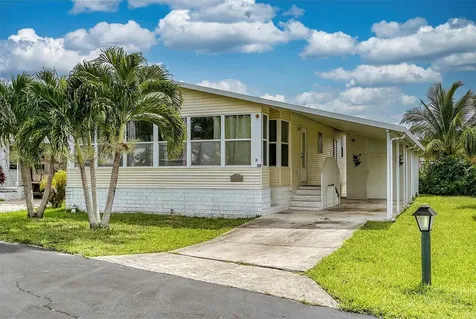 809 Putter Place Pompano Beach FL 33069