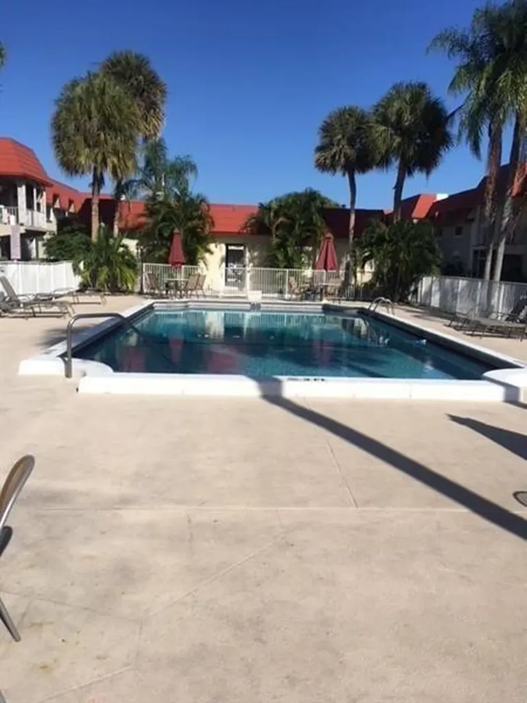411 SE 8th Street Deerfield Beach FL 33441