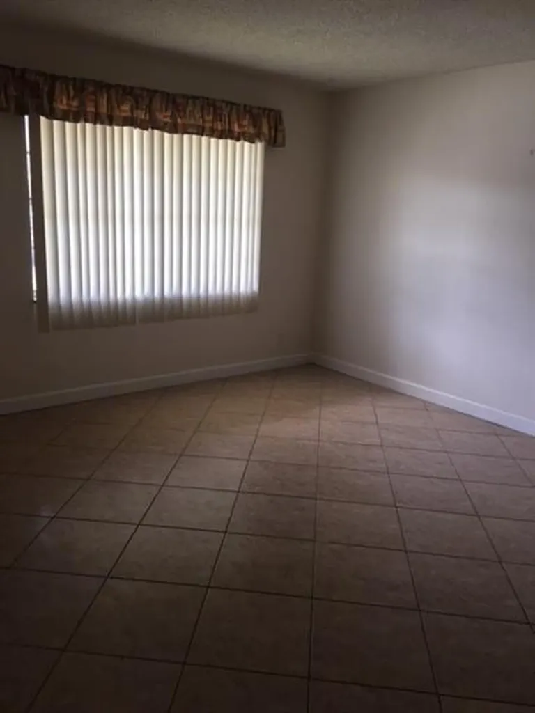 411 SE 8th Street Deerfield Beach FL 33441