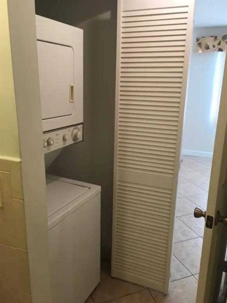 411 SE 8th Street Deerfield Beach FL 33441
