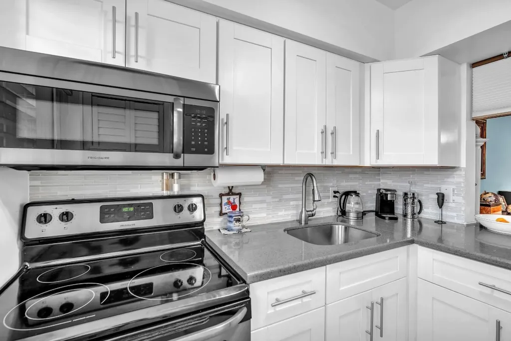 2131 NE 42nd Court Lighthouse Point FL 33064