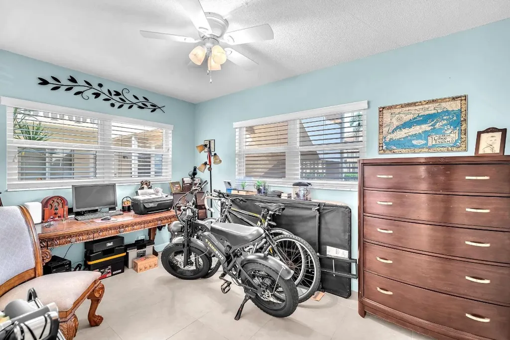 2131 NE 42nd Court Lighthouse Point FL 33064