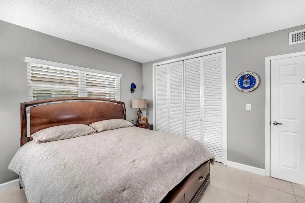 2131 NE 42nd Court Lighthouse Point FL 33064