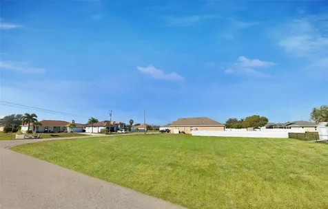 2101 SW 25th Terrace Cape Cape Coral FL 33914