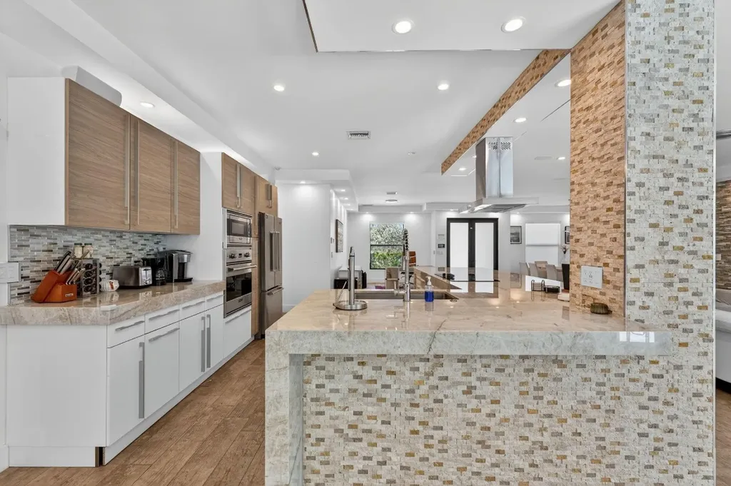 2460 NE 36th Street Fort Lauderdale FL 33308