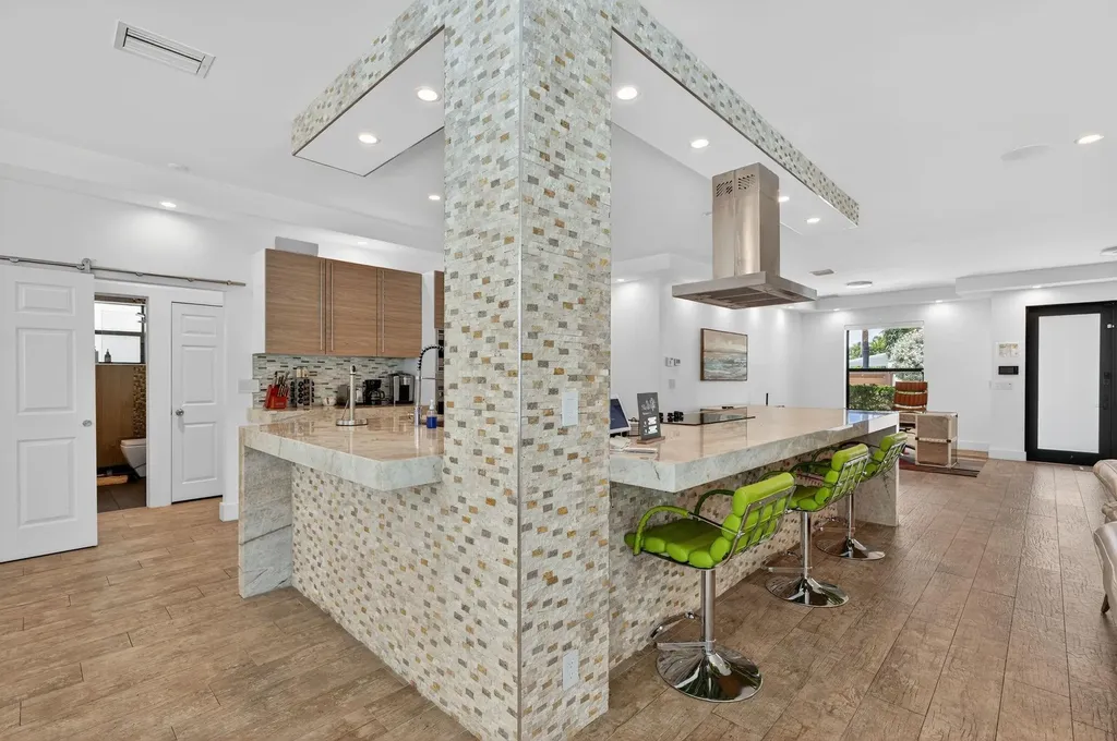 2460 NE 36th Street Fort Lauderdale FL 33308